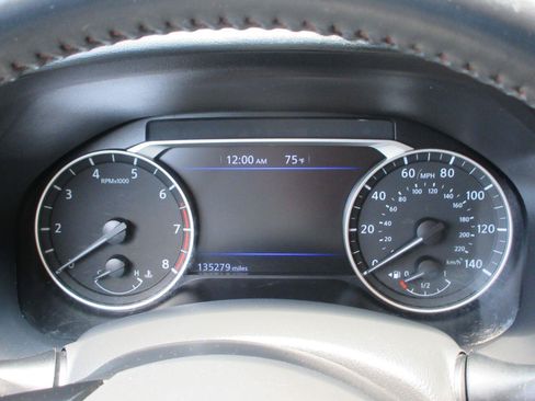 Used 2020 Nissan Altima 2.5 SR w/ Premium Package FWD image 12