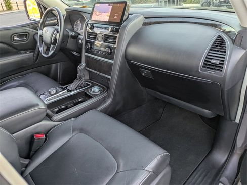 Used 2024 INFINITI QX80 Luxe image 30