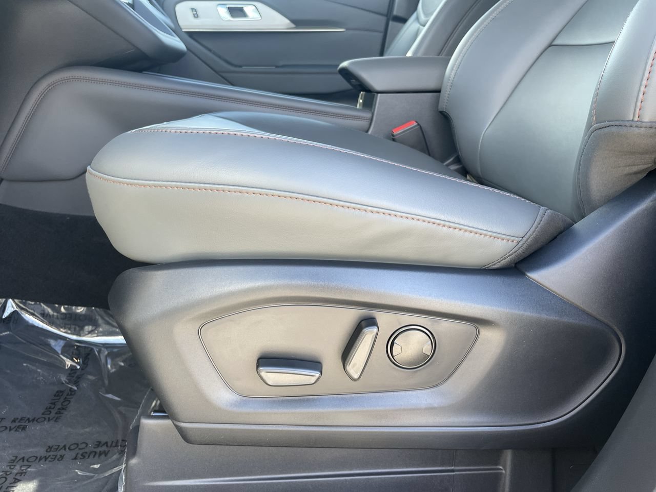 New 2027 Ford Explorer Active w/ Active Comfort Package RWD image 21