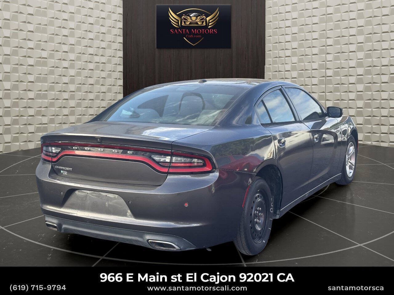 Used 2021 Dodge Charger SXT w/ Leather Interior Group RWD image 5