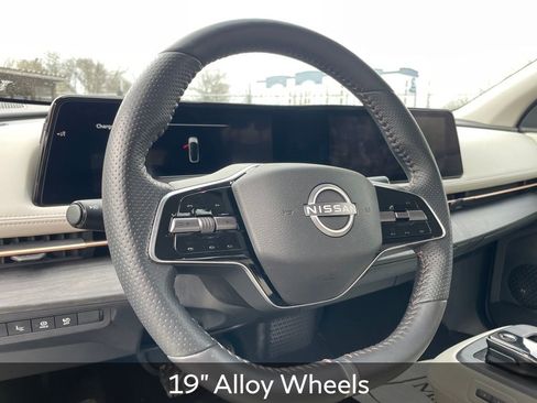 Used 2023 Nissan Ariya AWD image 10