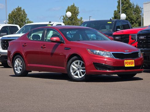 Used 2011 Kia Optima LX w/ Convenience Pkg FWD image 2