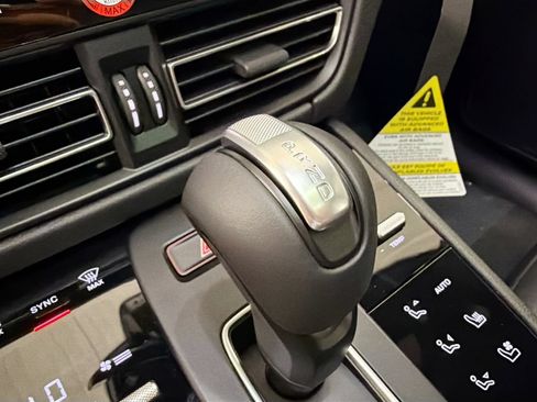 New 2026 Porsche Macan AWD/4WD image 18