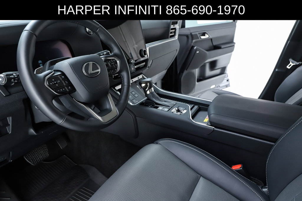 Used 2024 Lexus GX 550 w/ Accessory Package (2T) AWD/4WD image 20