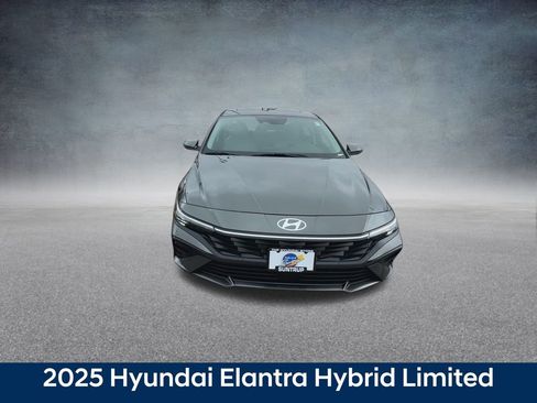 New 2025 Hyundai Elantra Limited image 4