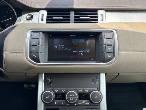 Used 2017 Land Rover Range Rover Evoque SE AWD/4WD image 4