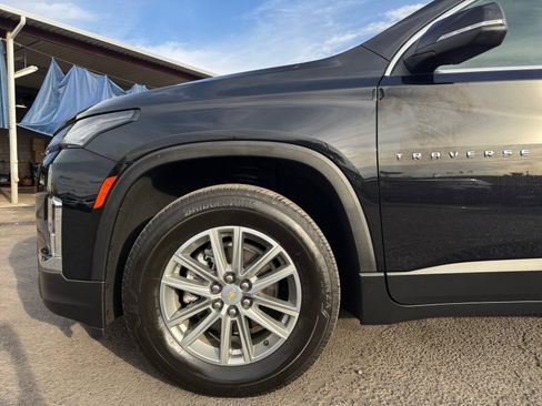 Used 2023 Chevrolet Traverse LT FWD image 10