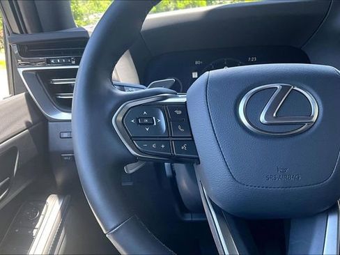 Used 2025 Lexus GX 550 w/ Accessory Package (2T) AWD/4WD image 7