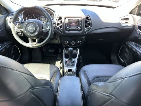 Used 2018 Jeep Compass Latitude FWD image 20