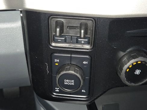 New 2026 Ford F350 XLT w/ XLT Premium Package AWD/4WD image 38