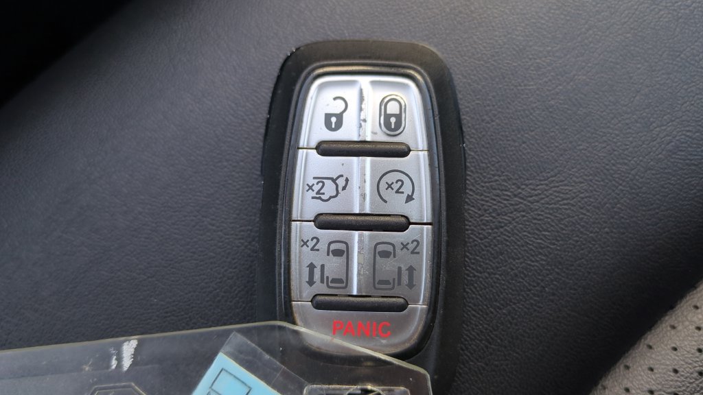 Used 2025 Chrysler Pacifica Select FWD image 24