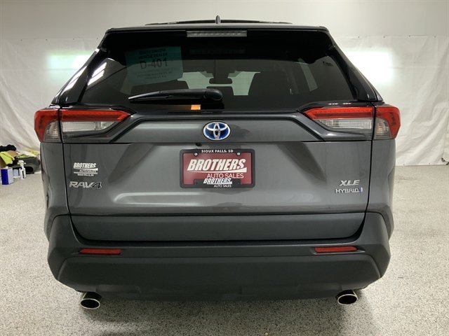 Used 2022 Toyota RAV4 XLE AWD/4WD image 8