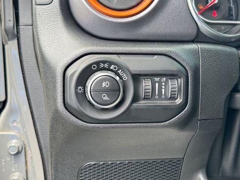 Used 2020 Jeep Gladiator Mojave AWD/4WD image 31