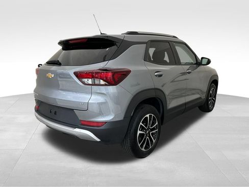 Used 2025 Chevrolet TrailBlazer LT AWD/4WD image 5
