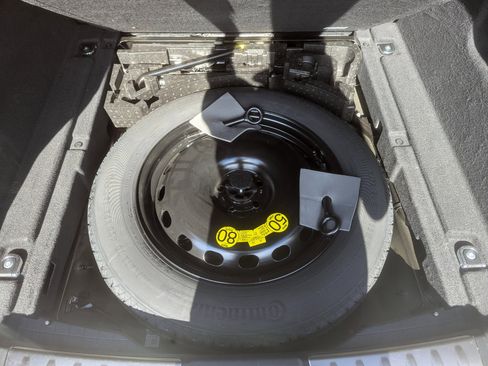 Used 2023 Jaguar F-PACE S image 43