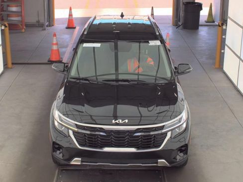 Used 2024 Kia Seltos S AWD/4WD image 2