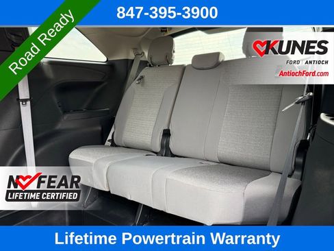 Used 2025 Toyota Sienna LE image 25