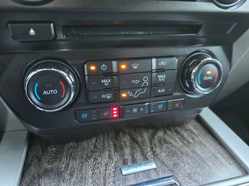 Used 2017 Ford F250 Lariat w/ Lariat Value Package AWD/4WD image 20