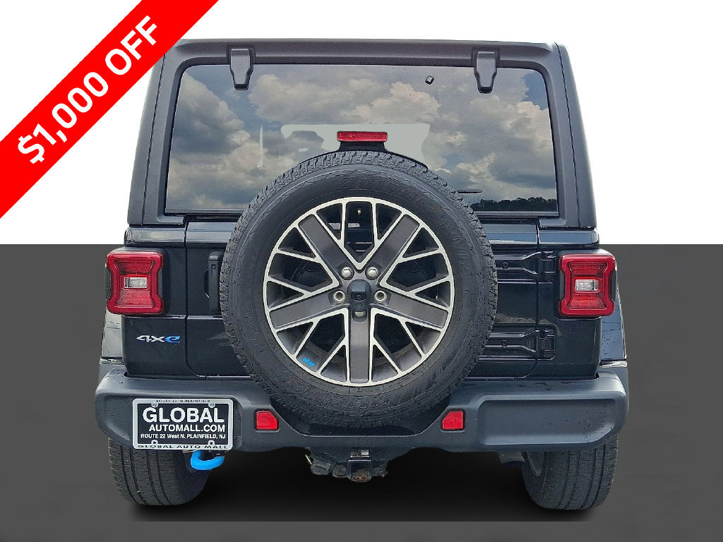 Used 2023 Jeep Wrangler Unlimited Sahara w/ Dual Top Group AWD/4WD image 6