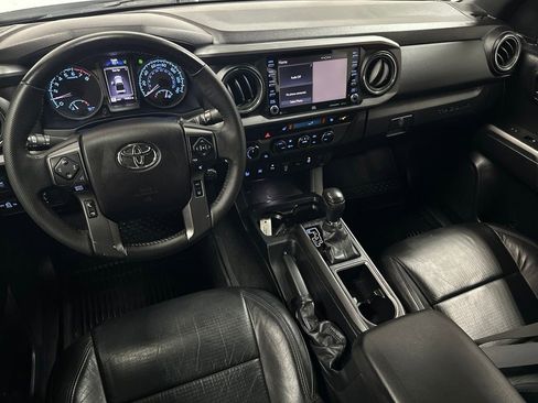 Used 2021 Toyota Tacoma TRD Off-Road w/ TRD Premium Off Road Package AWD/4WD image 13