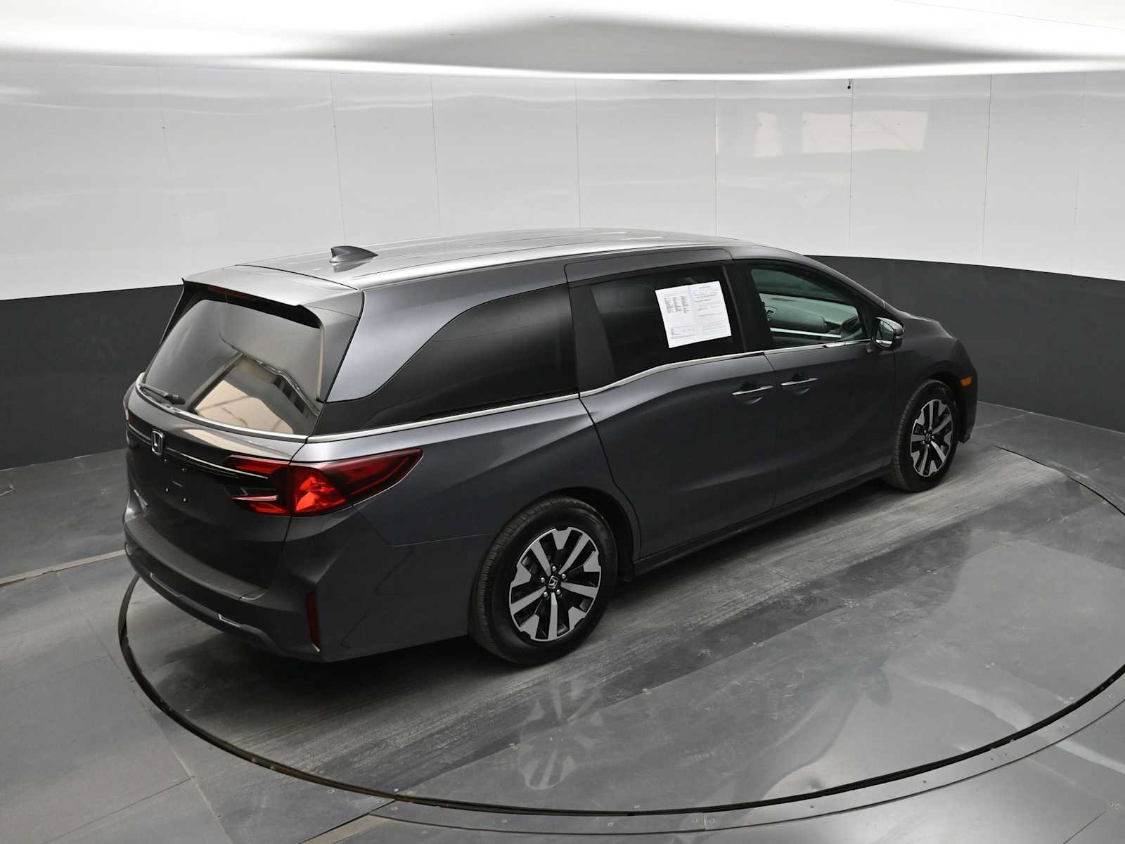 Used 2025 Honda Odyssey EX-L image 31