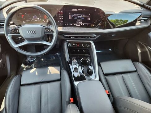 Used 2025 Audi Q5 Premium Plus w/ Premium Plus AWD/4WD image 24