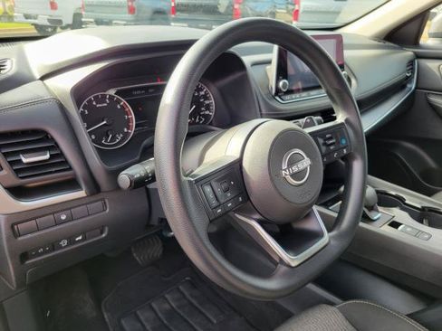 Used 2024 Nissan Rogue SV AWD/4WD image 10