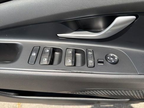Certified 2024 Hyundai Elantra SEL FWD image 11