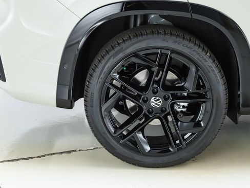 New 2026 Volkswagen Tiguan SE R-Line image 13