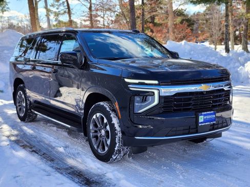 New 2026 Chevrolet Suburban LS image 7