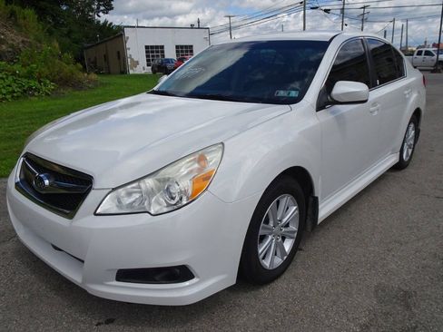 Used 2011 Subaru Legacy 2.5i Premium w/ All-Weather Pkg AWD/4WD image 2