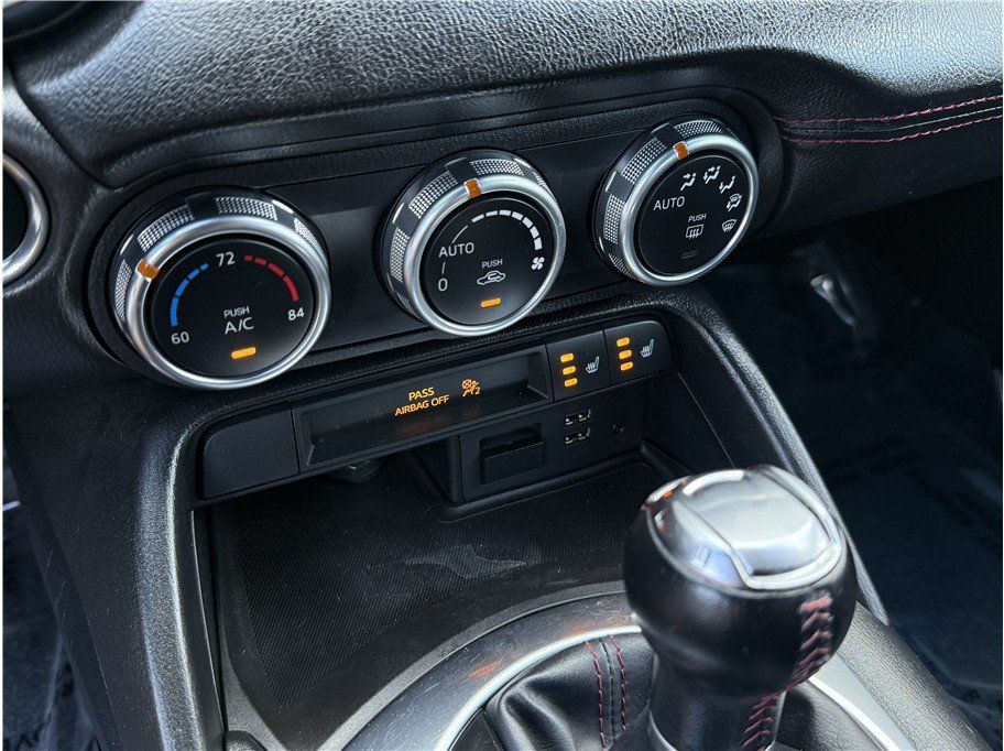 Used 2017 MAZDA MX-5 Miata Grand Touring RWD image 10