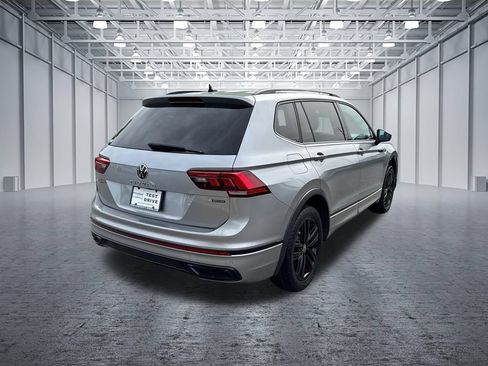 Used 2022 Volkswagen Tiguan SE R-Line AWD/4WD image 6