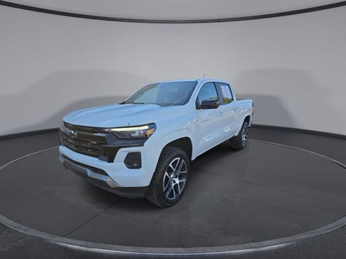 Certified 2024 Chevrolet Colorado Z71 w/ Z71 Convenience Package 2 AWD/4WD image 4