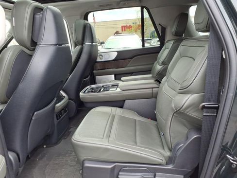 Used 2023 Lincoln Navigator L Black Label AWD/4WD image 12