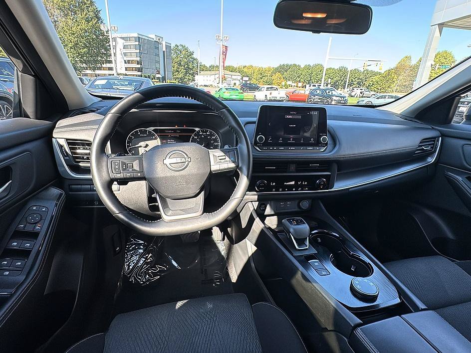 Certified 2025 Nissan Rogue SV AWD/4WD image 29