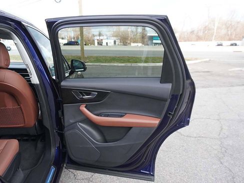 Used 2023 Audi Q7 2.0T Premium w/ Convenience Package image 31