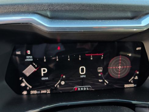 Used 2023 GMC Canyon Denali image 7