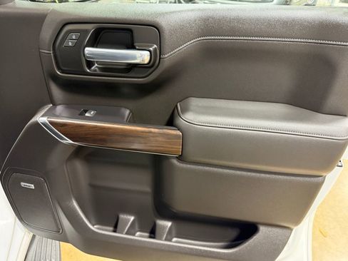 Used 2020 GMC Sierra 1500 SLT image 14
