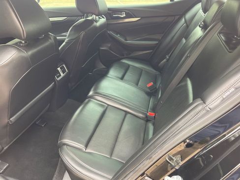 Used 2020 Nissan Maxima 3.5 SV w/ Floor Mat Group FWD image 17