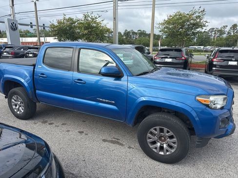 Used 2017 Toyota Tacoma SR5 w/ Tow Package RWD image 9