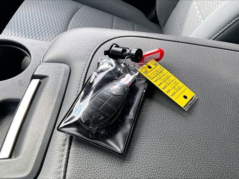 Used 2019 RAM 1500 Tradesman w/ Chrome Plus Package image 13