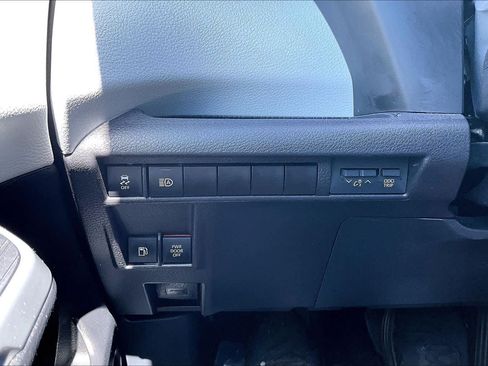 Certified 2025 Toyota Sienna LE FWD image 34
