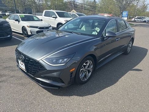 Used 2022 Hyundai Sonata SEL w/ Convenience Package image 3
