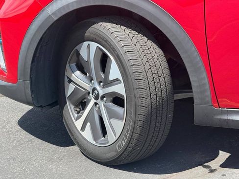 Used 2020 Kia Niro EX w/ Cold Weather Package FWD image 15