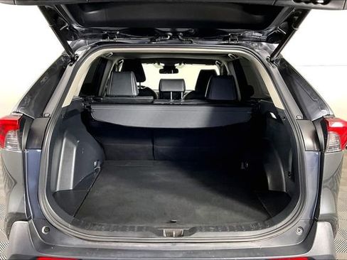 Used 2022 Toyota RAV4 XLE Premium image 29