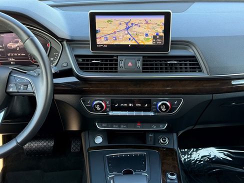 Used 2019 Audi Q5 2.0T Premium Plus AWD/4WD image 25