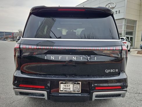Used 2025 INFINITI QX80 Sensory image 7