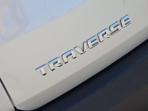 Used 2020 Chevrolet Traverse LS FWD image 7