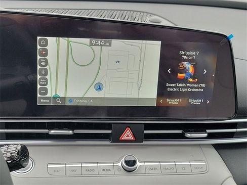 New 2025 Hyundai Elantra Limited image 9